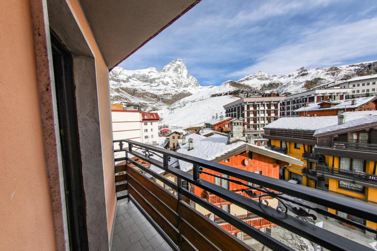 Hotel Sporting Breuil-Cervinia Exteriör bild