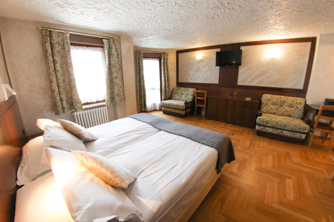 Hotel Sporting Breuil-Cervinia Exteriör bild
